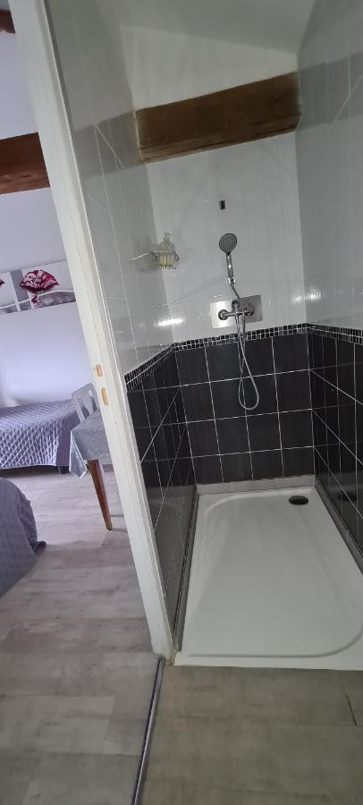 A La Gloriette Bed and Breakfast Neuville-du-Poitou Buitenkant foto